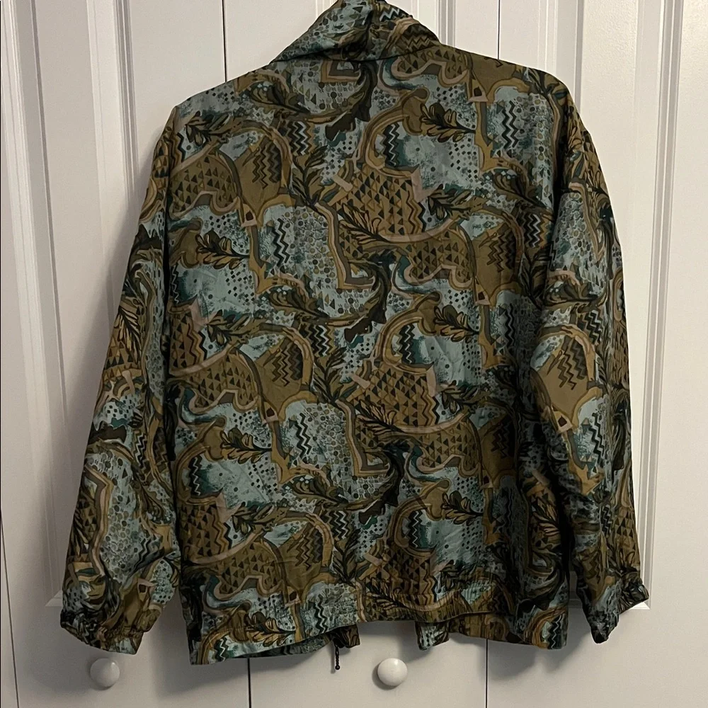 Women's Patterned Bomber Jacket - Picture 7 of 7